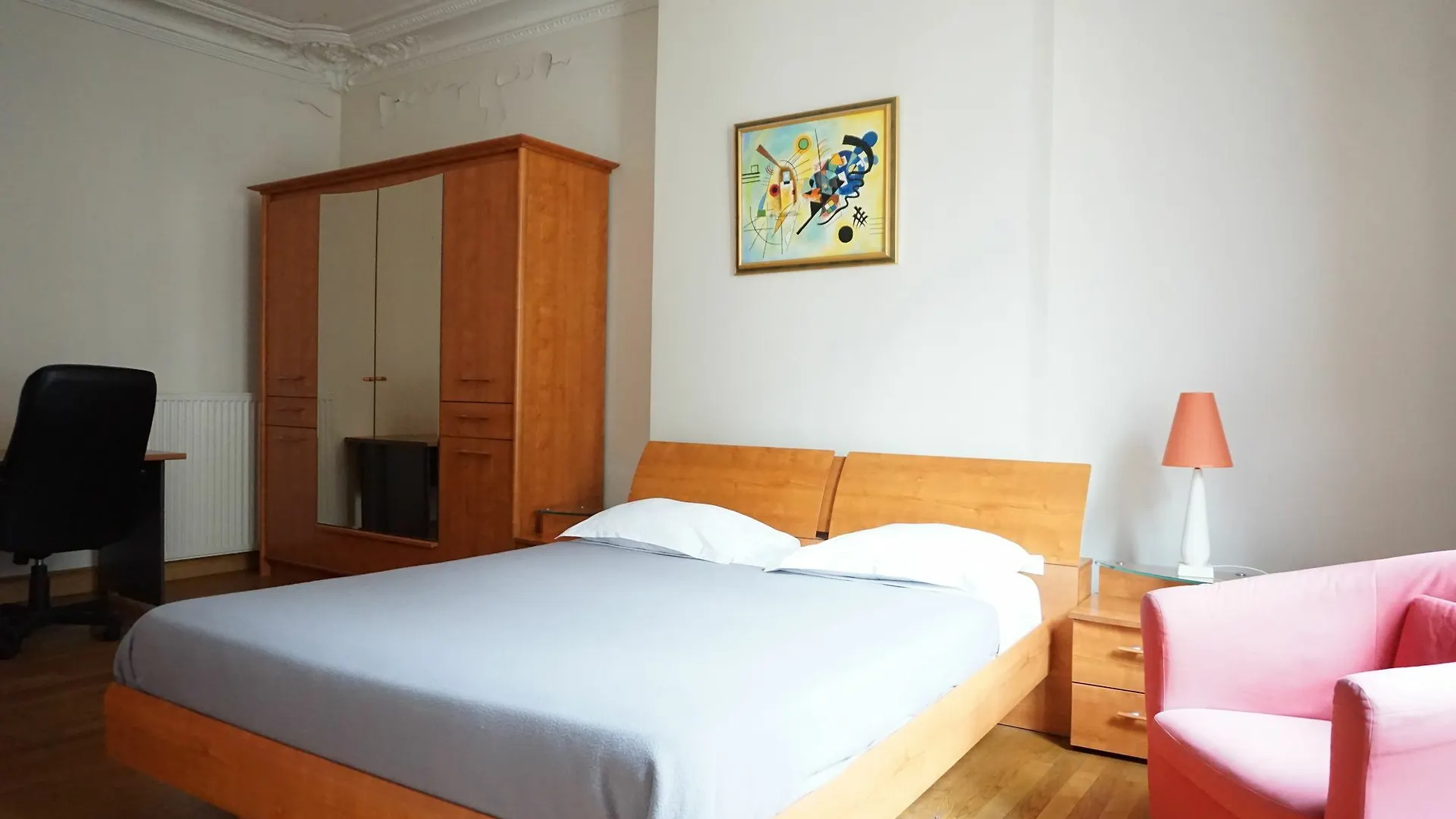 Daire Place Des Etats Unis-5 Pieces-130 M² -Paris 16